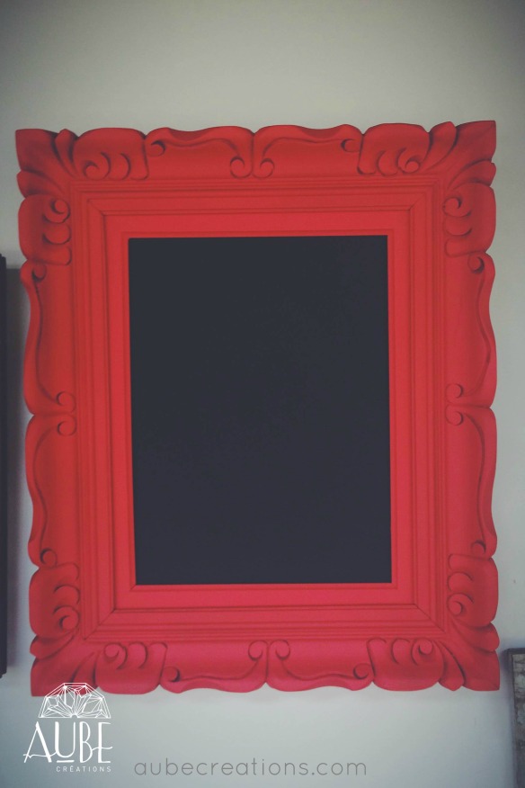 cadre rouge tableau